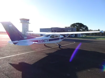 Cessna 182H photo 07