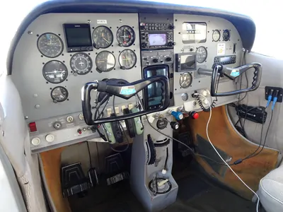 Cessna 182H photo 21