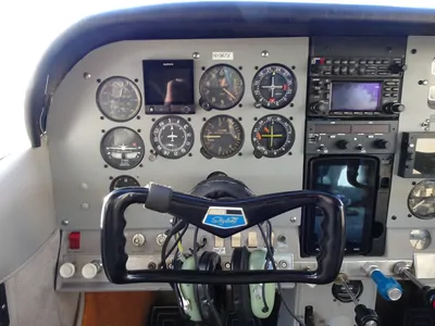 Cessna 182H photo 23