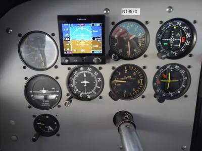 Cessna 182H photo 25