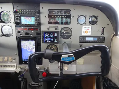 Cessna 182H photo 26
